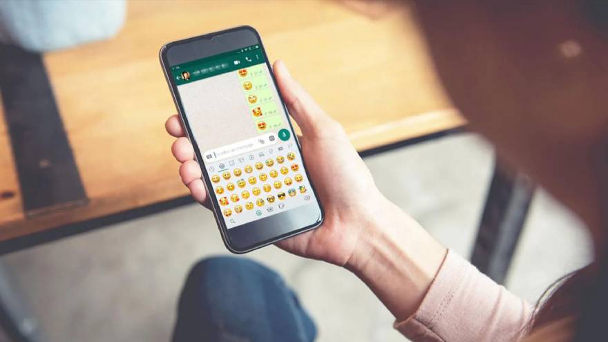 WhatsApp Plus proporciona una mayor cantidad de emojis disponibles para usar